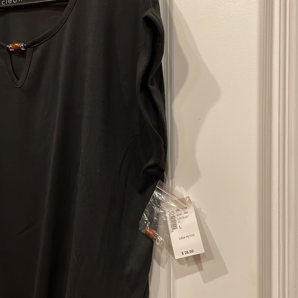 Ladies black top. - Picture 4 of 4